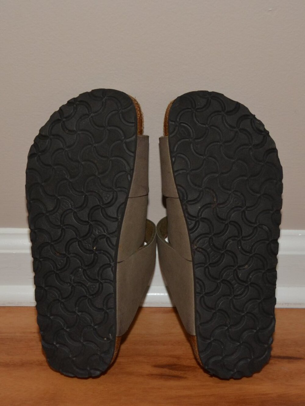 Birkenstock Birki's Canberra Brown Well worn Triple Strap Sandals 5-5.5 (36/35) - Picture 9 of 10